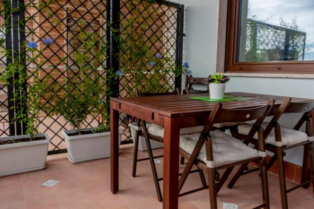 La Finestra Sul Golfo Apartment Naples Luaran gambar